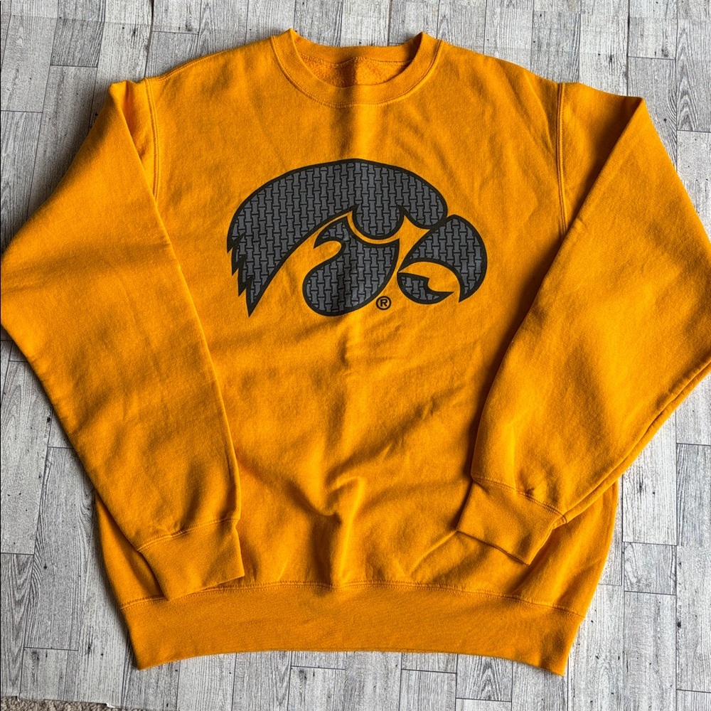 Vintage Iowa Hawkeyes Gold tailgate‎ Crewneck Sweatshirt retro women’s large